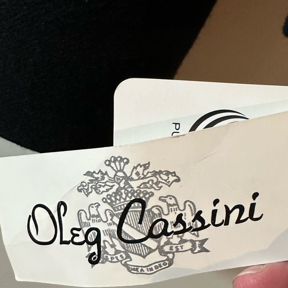 Vintage Oleg Cassini 100% wool blazer - Picture 2 of 5